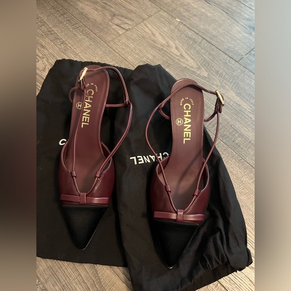 Chanel  pumps  black and burgundy heels 👠 - Picture 1 of 10